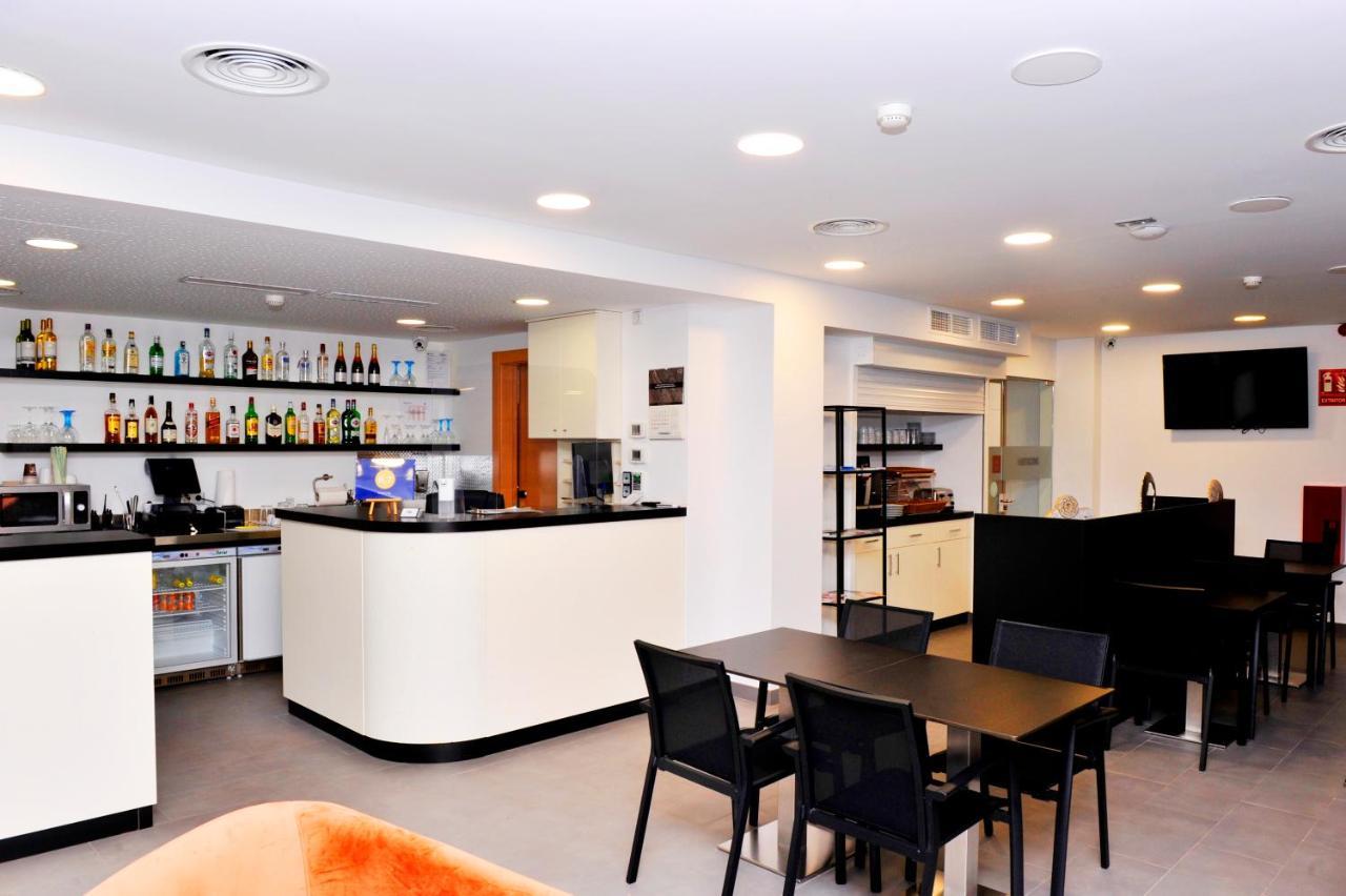 6 Bis Hotel 카스테데펠스 외부 사진