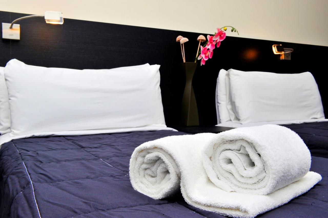 6 Bis Hotel 카스테데펠스 외부 사진