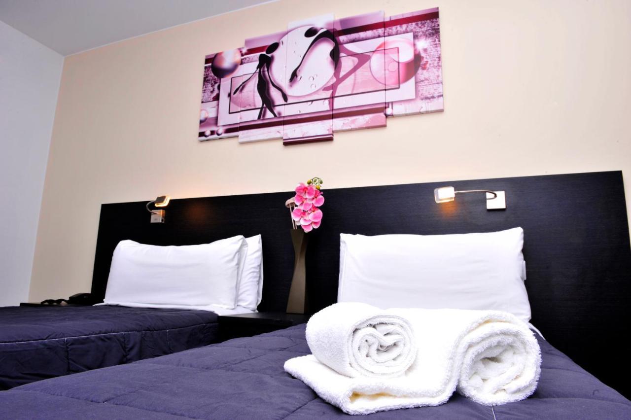 6 Bis Hotel 카스테데펠스 외부 사진