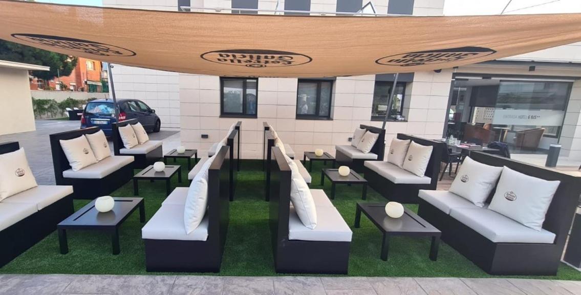 6 Bis Hotel 카스테데펠스 외부 사진